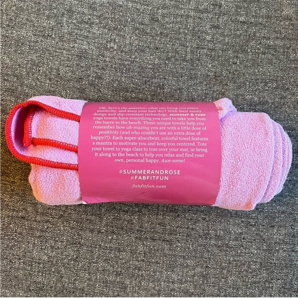 SUMMER & ROSE Yoga Towel - Picture 4 of 6